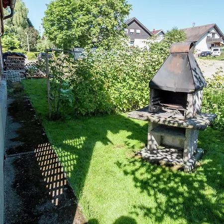 Cozy In Schwenningen With Garden 公寓