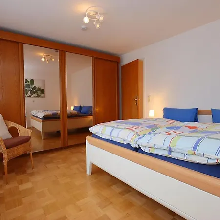 Cozy In Schwenningen With Garden * 菲林根-施文宁根