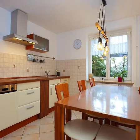 Cozy In Schwenningen With Garden 公寓