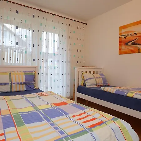 Cozy In Schwenningen With Garden * 菲林根-施文宁根