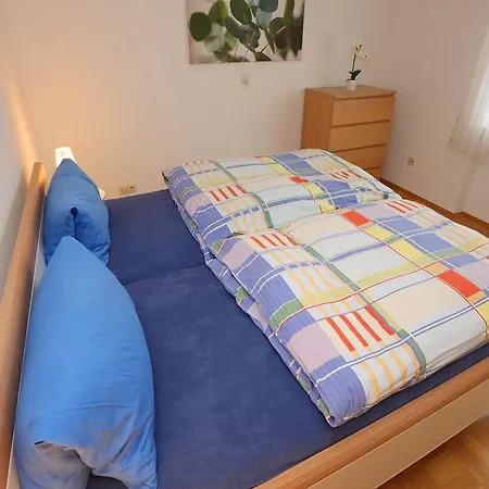公寓 Cozy In Schwenningen With Garden
