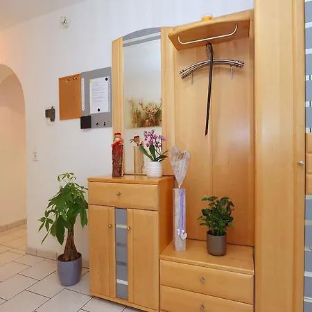 Cozy In Schwenningen With Garden 公寓 *