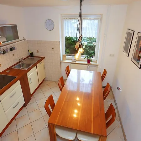 公寓 Cozy In Schwenningen With Garden *