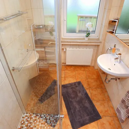 公寓 Cozy In Schwenningen With Garden