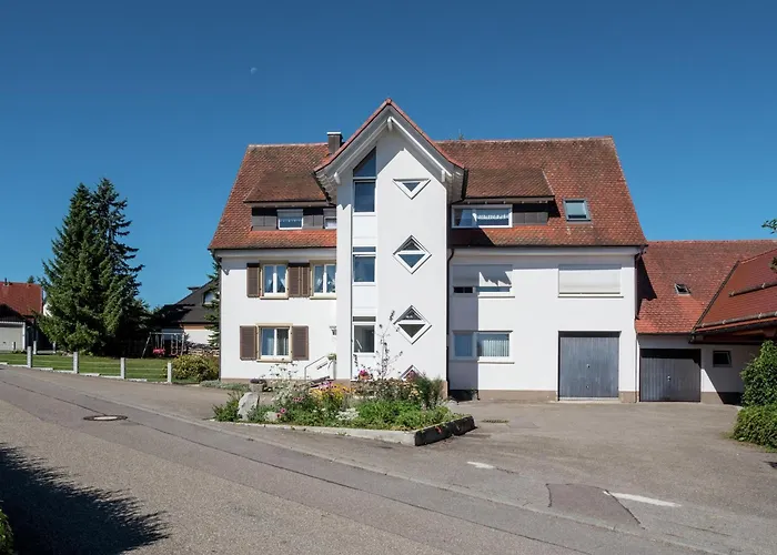 Cozy In Schwenningen With Garden