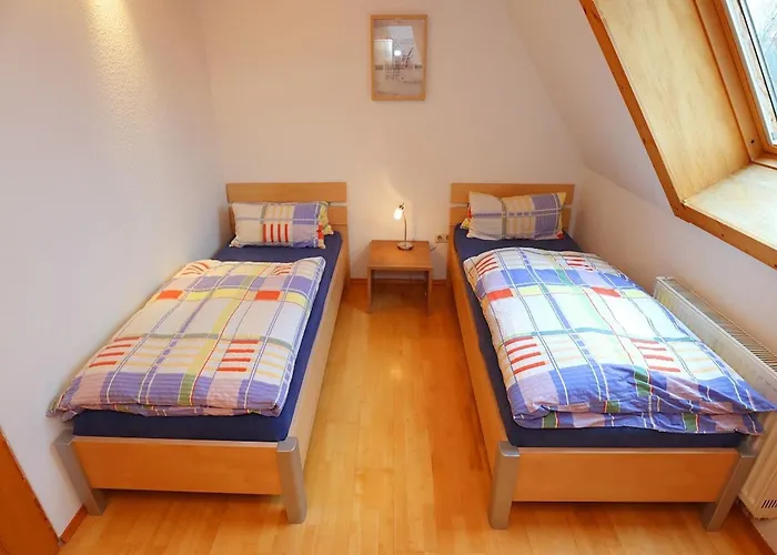 Апартаменты Cozy In Schwenningen With Garden Филлинген-Швеннинген