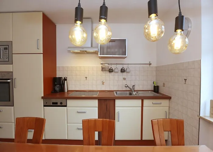 Апартаменты Cozy In Schwenningen With Garden *